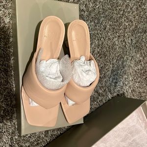 Marc Fisher cici 6 M heel in nude color